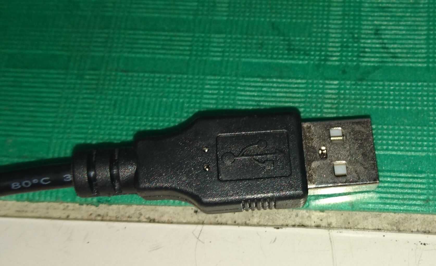 2-11 USBプラグ